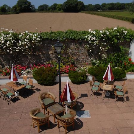 Oaklands Lodge Hotel Saint Saviour 외부 사진