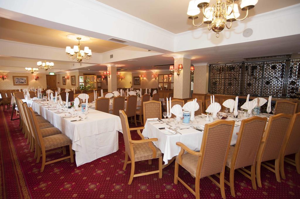 Oaklands Lodge Hotel Saint Saviour 외부 사진
