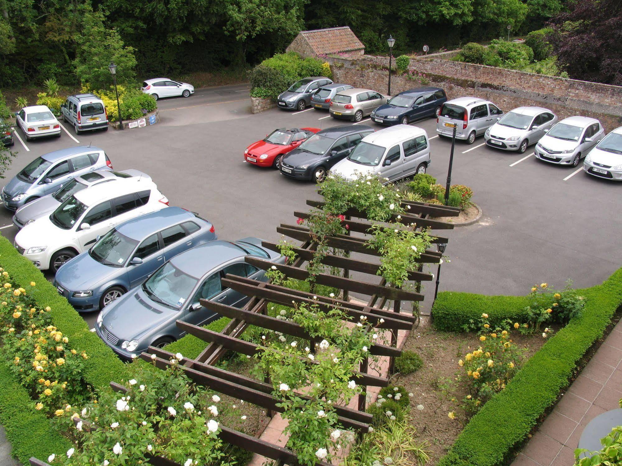 Oaklands Lodge Hotel Saint Saviour 외부 사진